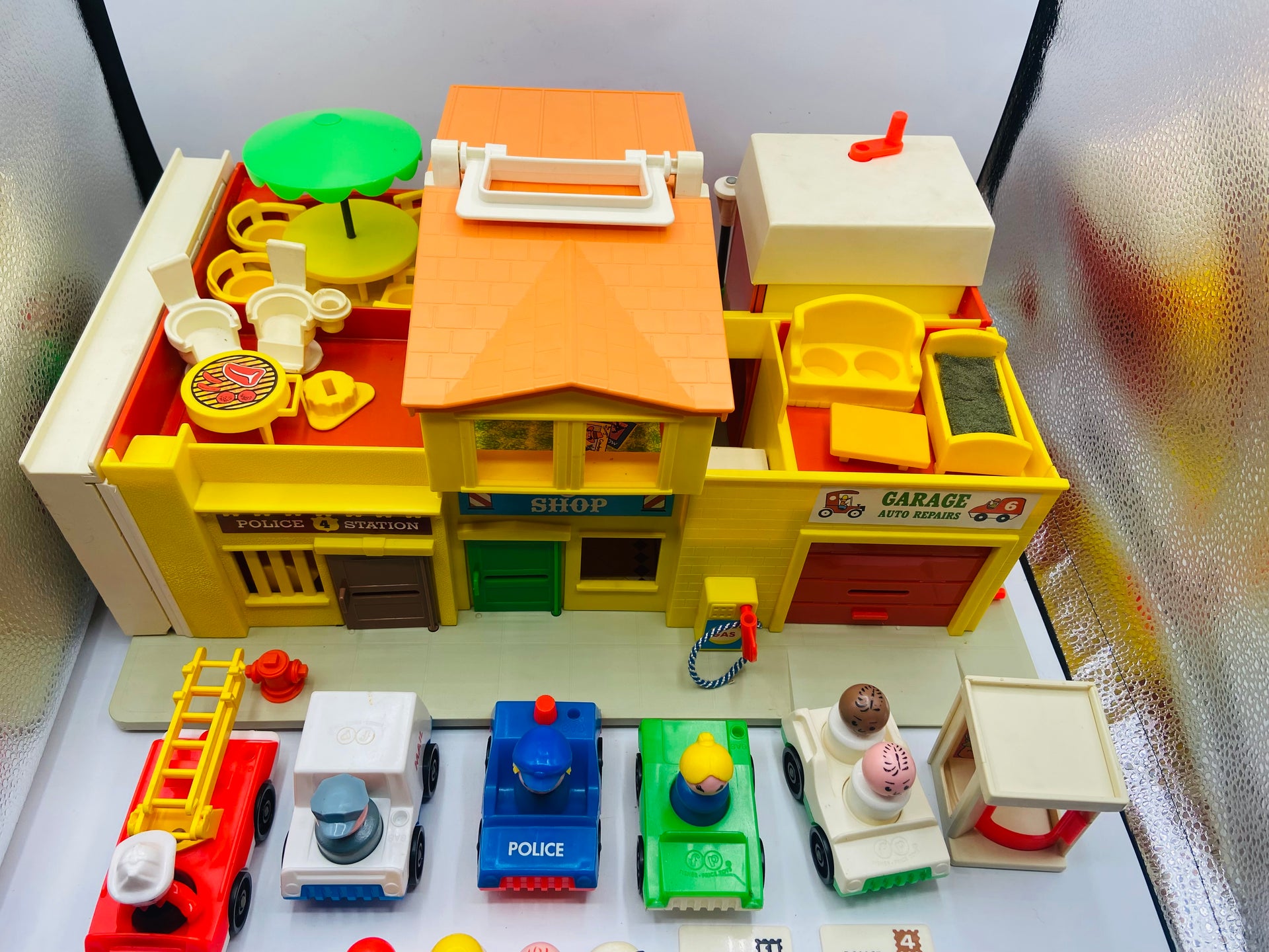 Fisher Price Little People Play Family Villiage