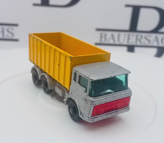 Matchbox number 47 Tipper Container Truck LESNEY ENGLAND